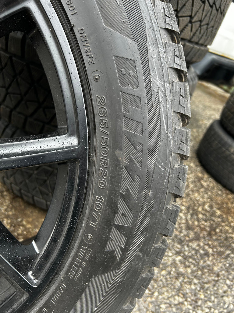 JEEP aftermarket rims & Bridgestone winter tires - 265/50/20 - A0*