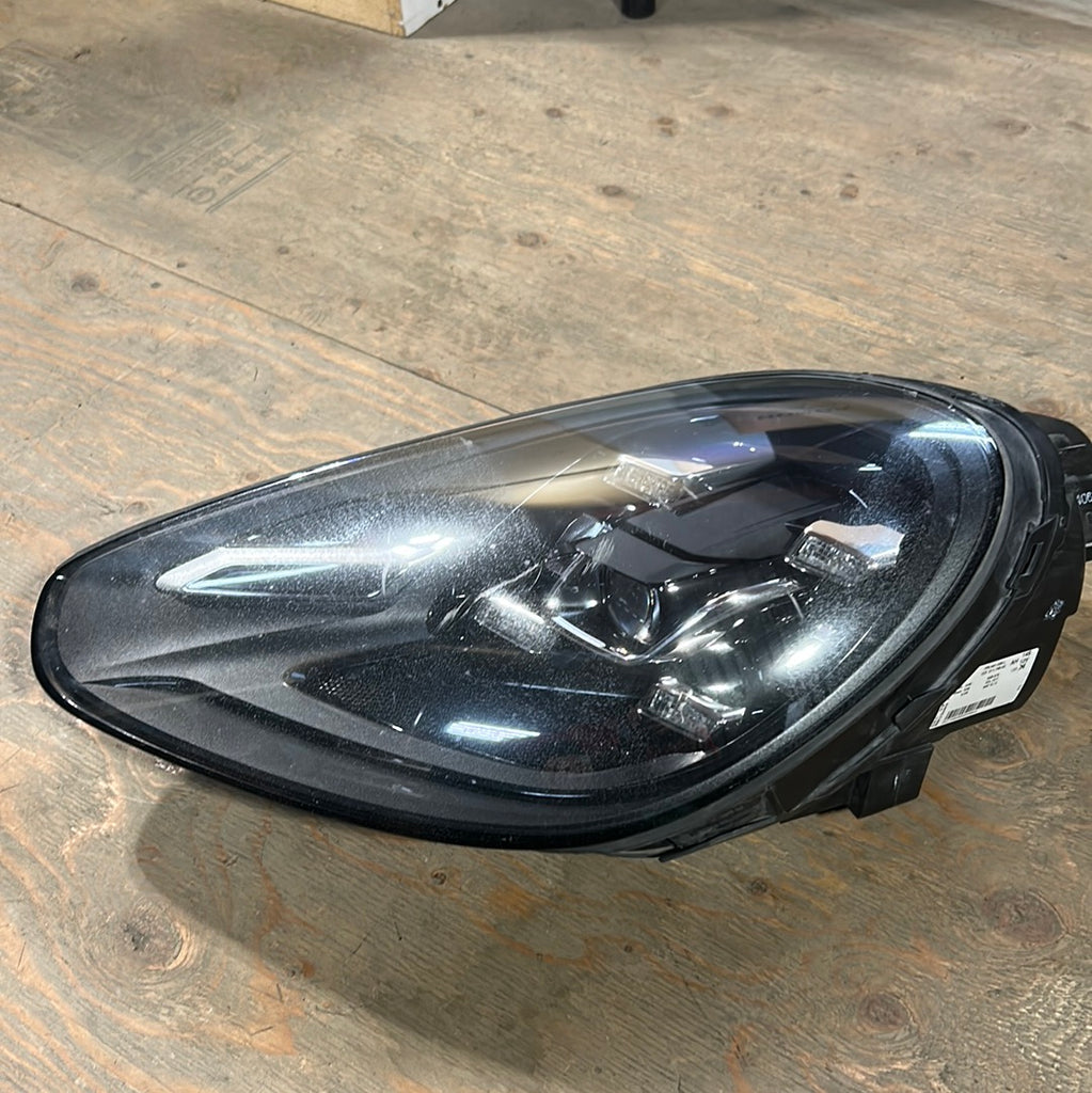 Porsche Macan driver headlight - COMPLETE with modules